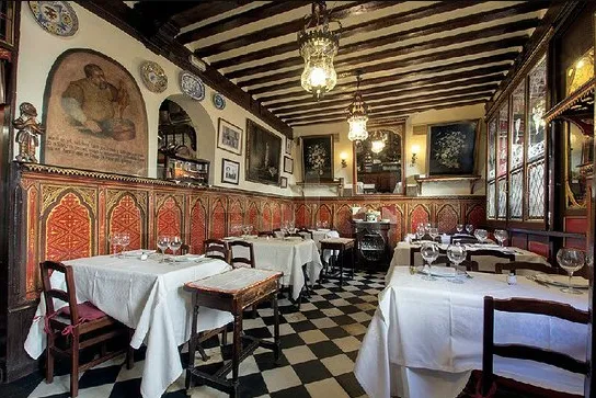 No restaurante mais antigo do mundo há leitão, mas política não entra -  Renascença V+