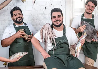 Ricardo Lapeyre brilha com pescados no Escama